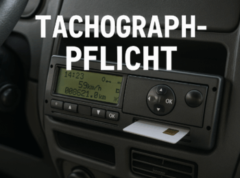 Digitaler Tachograph im Fahrzeugcockpit mit Anzeige und Fahrerkarten-Slot – Symbol für die Tachograph Pflicht im Rahmen des Mobilitätspakets.